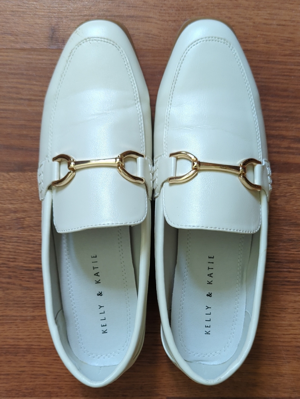 Kelly & Katie Ivory faux Leather Loafers with Gold Horsebit